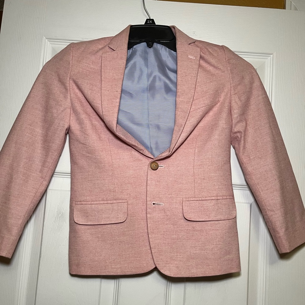 Brand new boys pink suit. Size 8